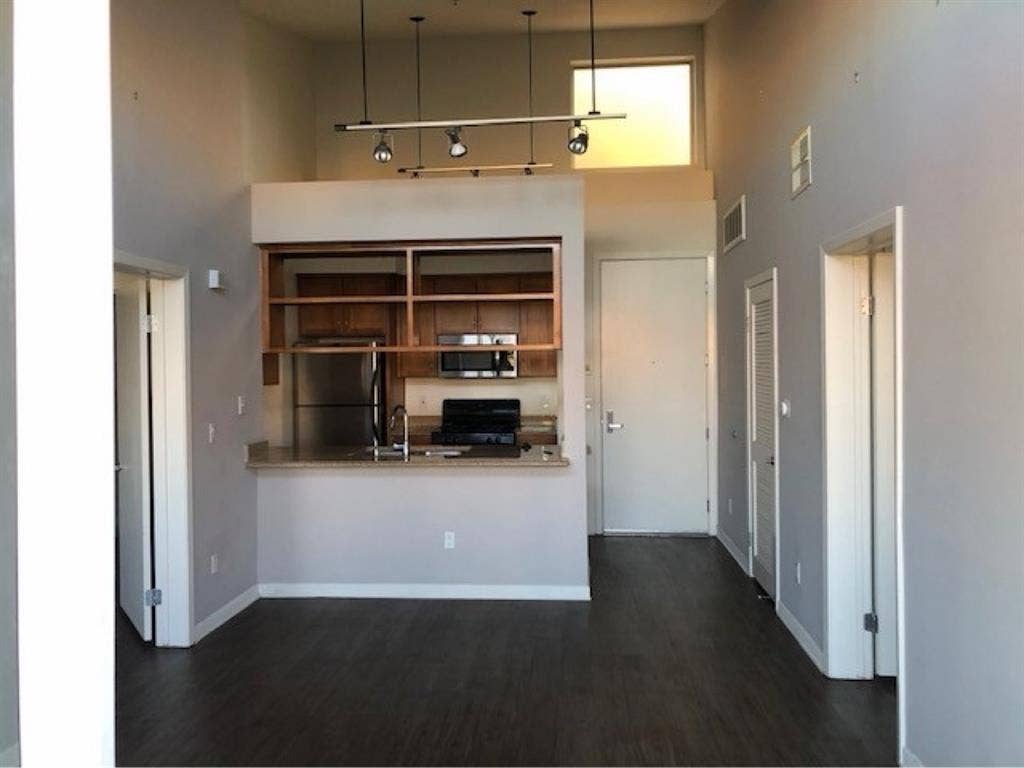 Apartment in downtown Santa Monica