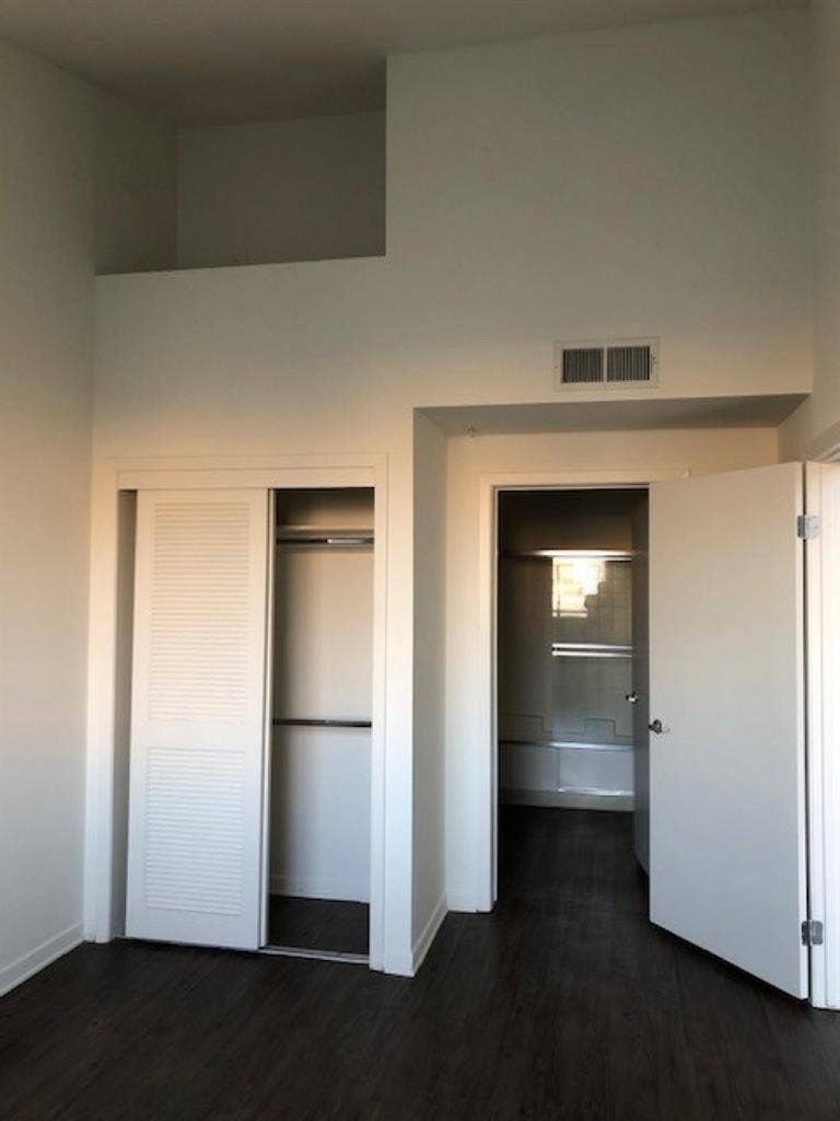 Apartment in downtown Santa Monica