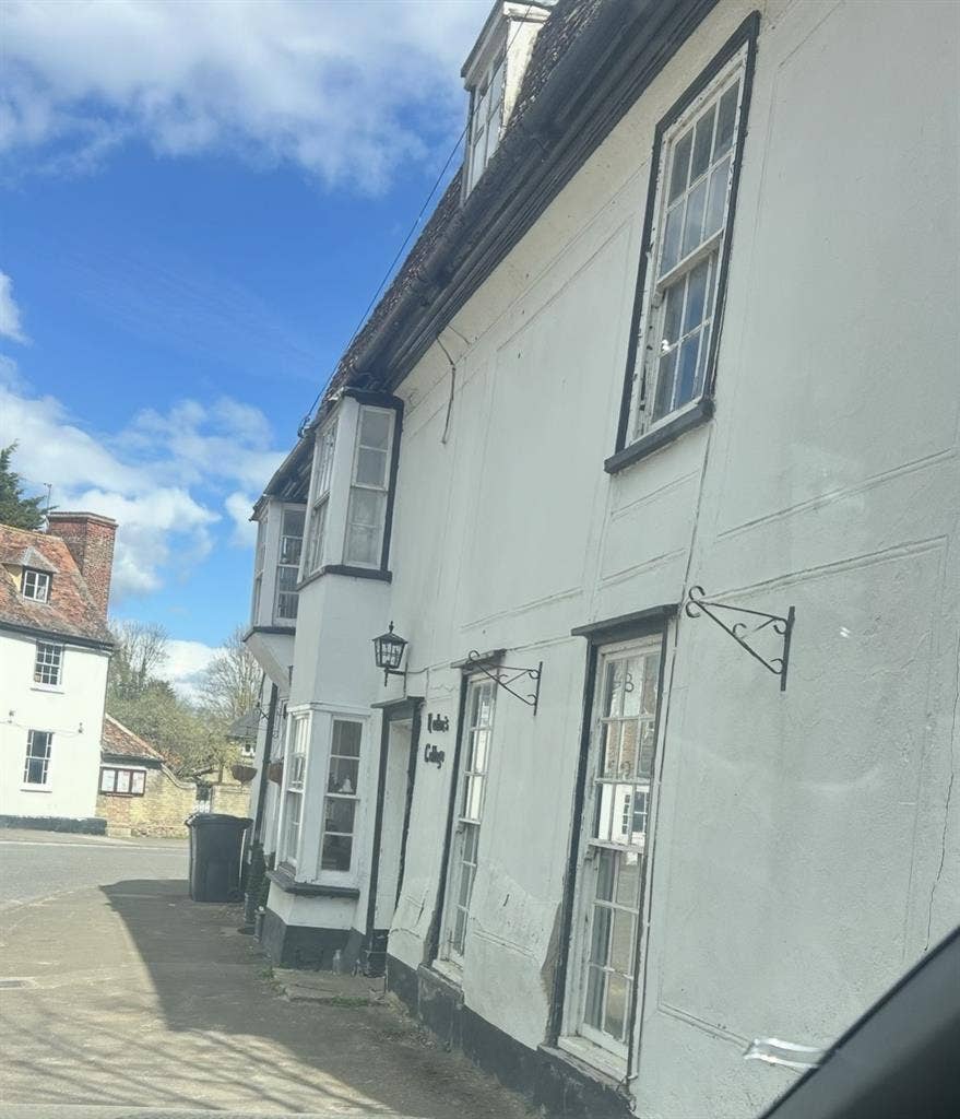 2 rooms available in cottage