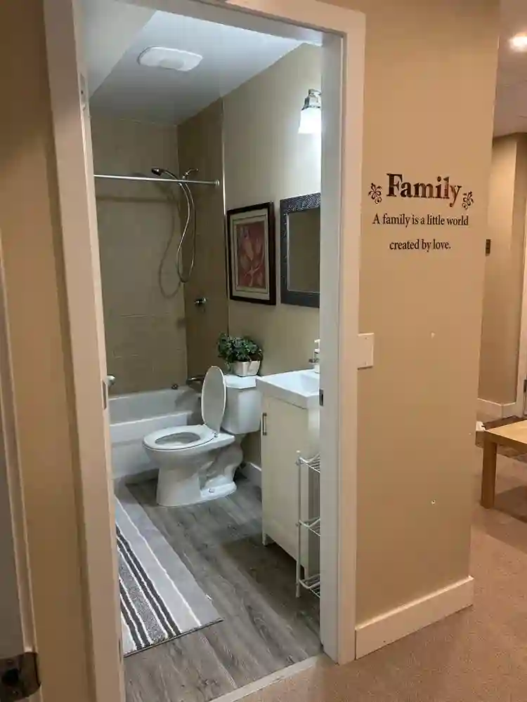 Quite Private Basement Room