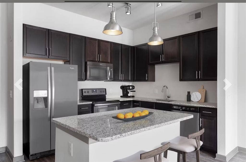 Gilbert- Room for rent~Short term