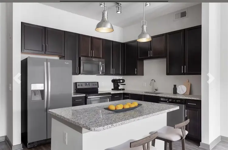 Gilbert- Room for rent~Short term