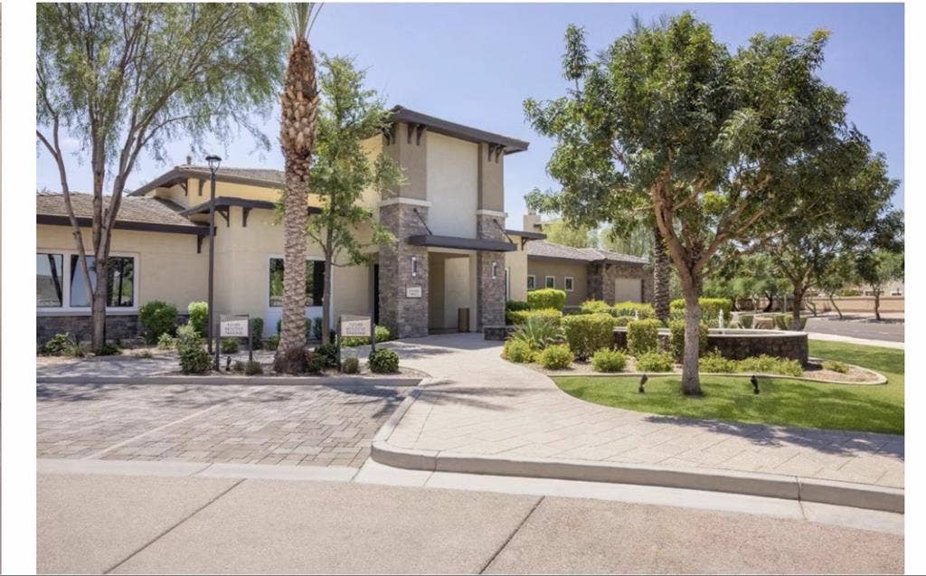 Gilbert- Room for rent~Short term