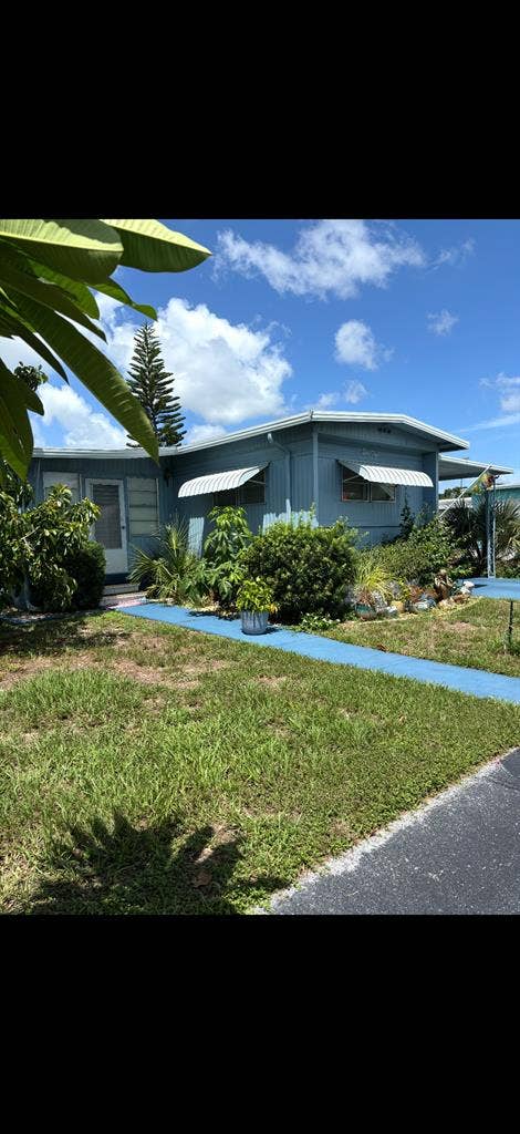 Room for rent-SW Bradenton