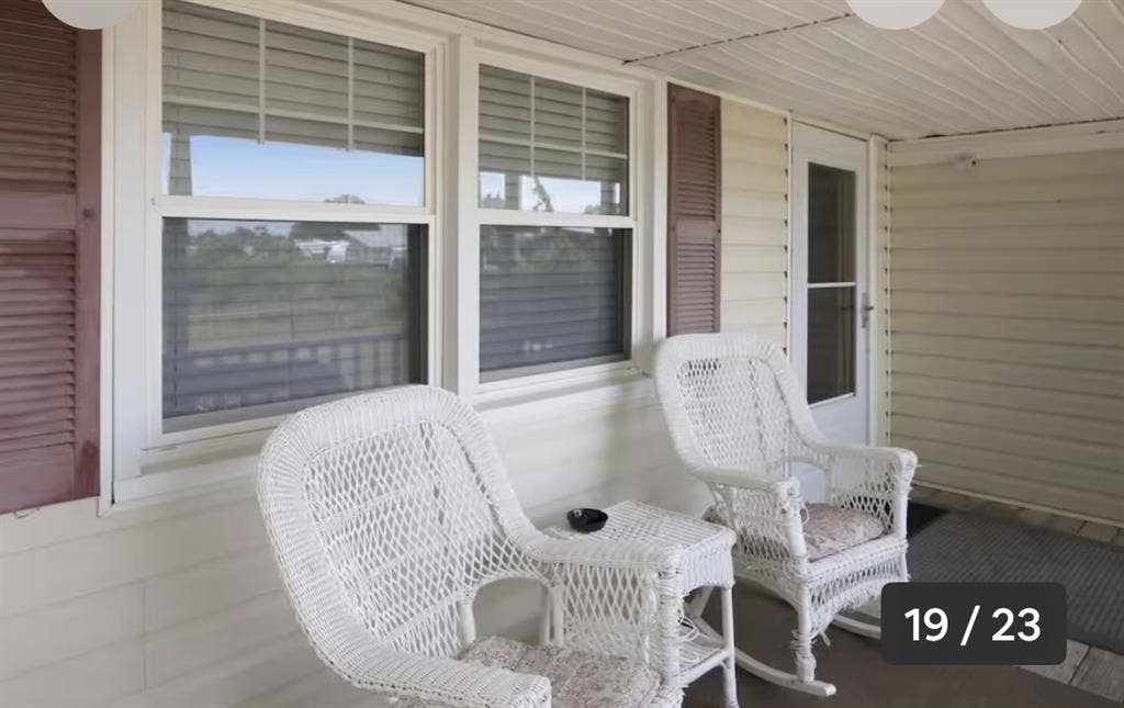 cozy cottage 1 mile from the beach