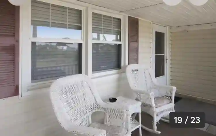 cozy cottage 1 mile from the beach