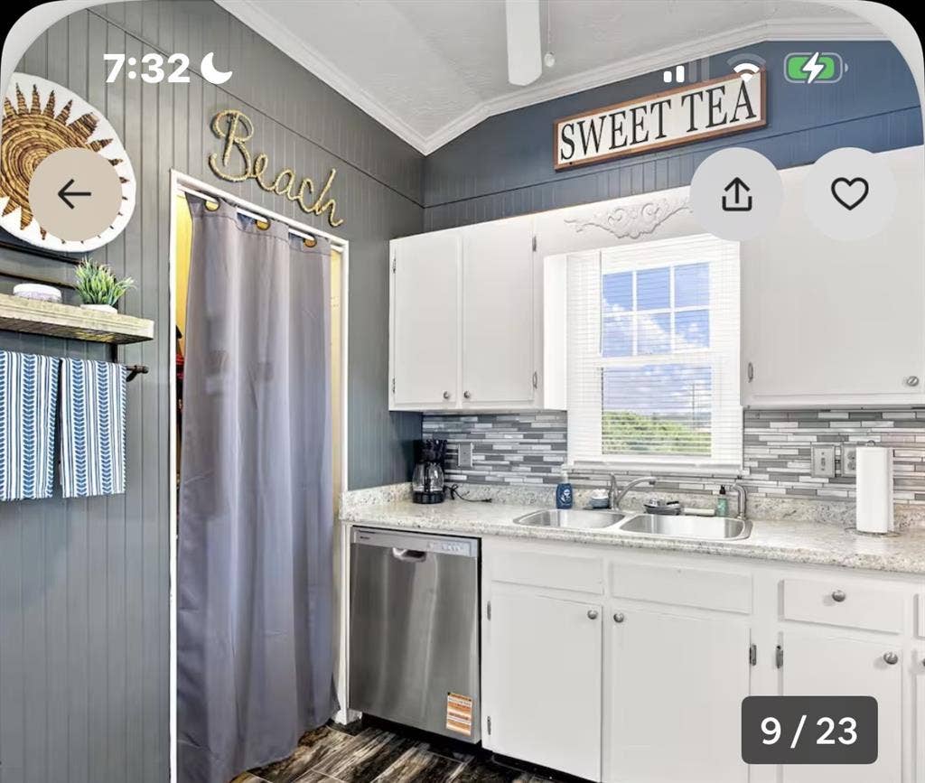cozy cottage 1 mile from the beach