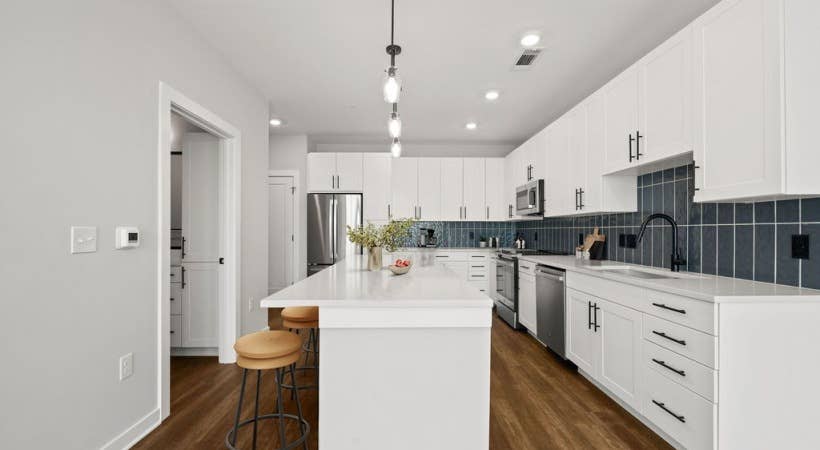 1 BR 1 BA Lease Takeover South End