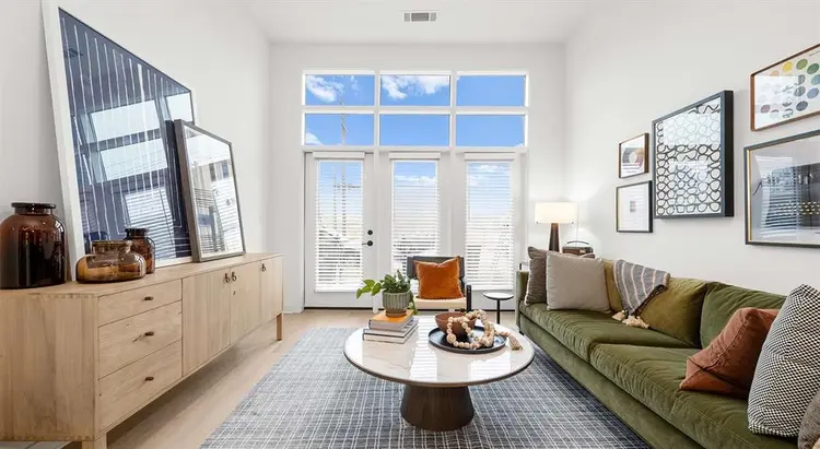 1 BR 1 BA Lease Takeover South End