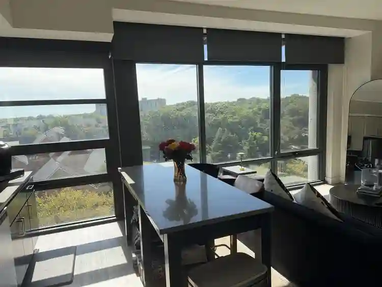 Stylish, spacious high-rise
