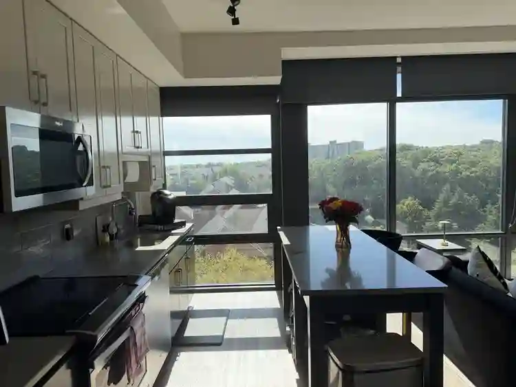 Stylish, spacious high-rise
