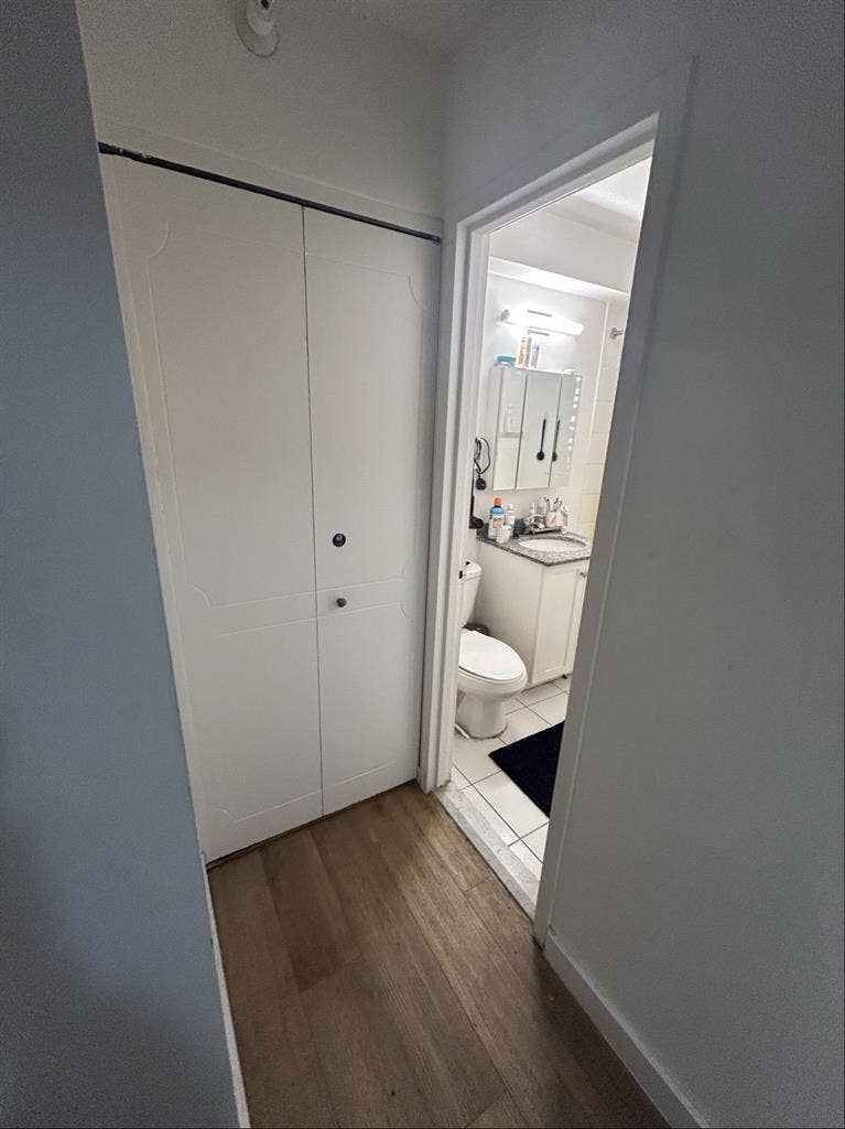 Room available in a 2B1B in Newport