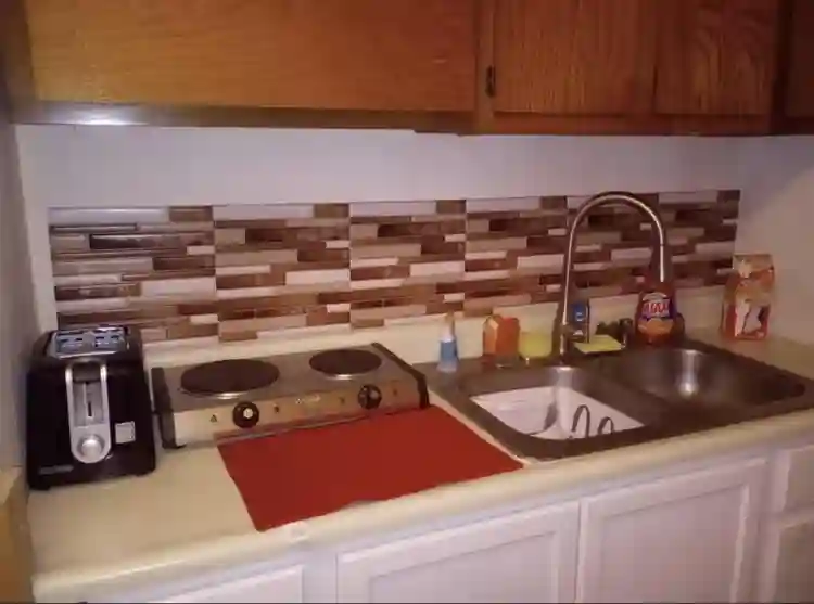 ROOM AVAILABLE FOR RENT