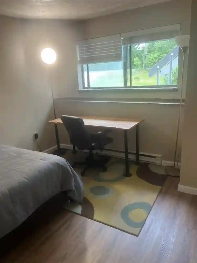 ROOM AVAILABLE FOR RENT