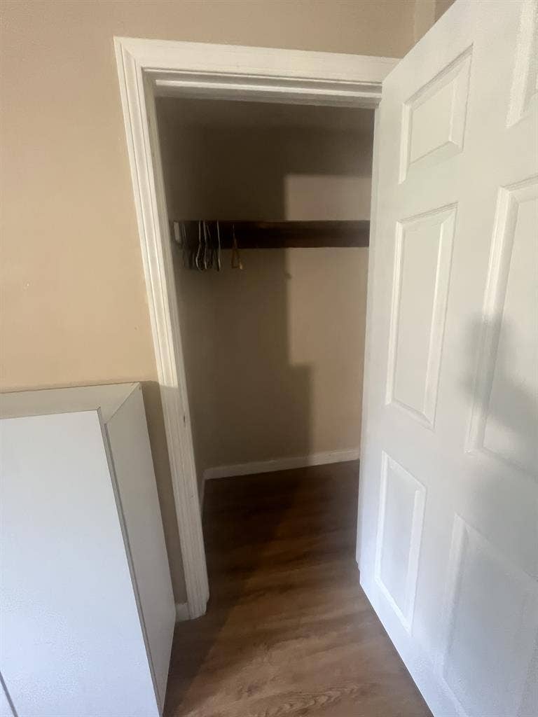ROOM AVAILABLE FOR RENT