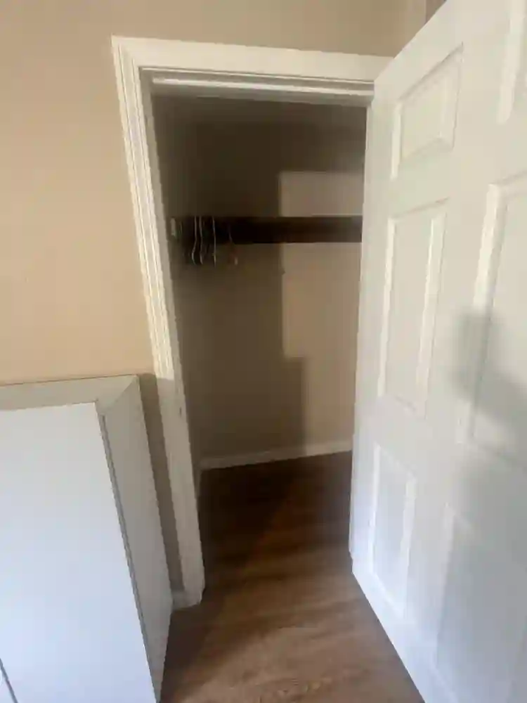ROOM AVAILABLE FOR RENT