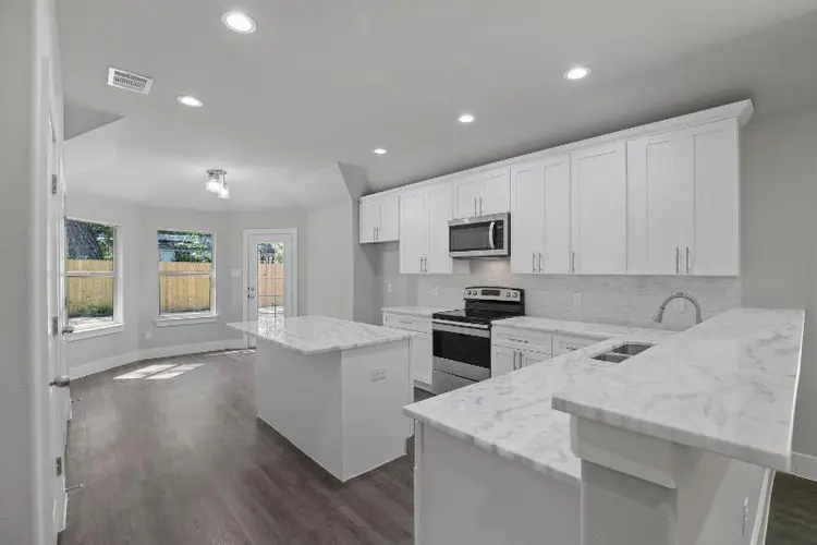 4 BR in Dallas