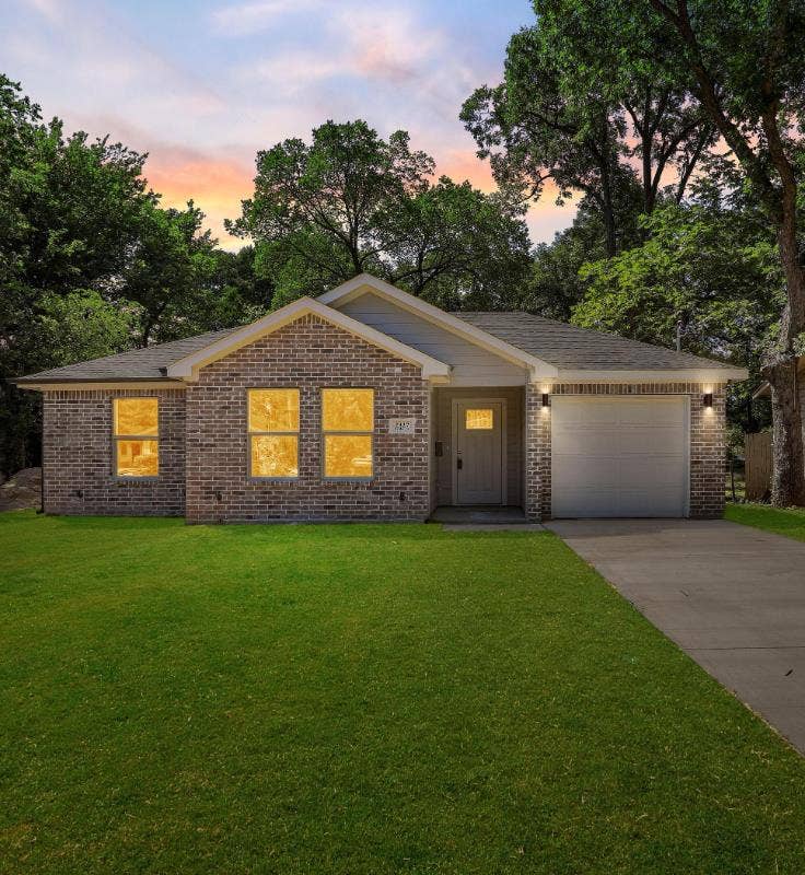 4 BR in Dallas