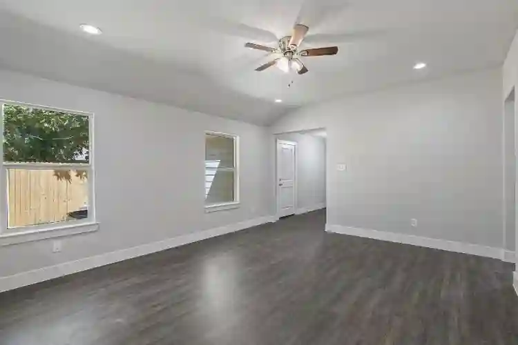 4 BR in Dallas