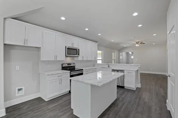 4 BR in Dallas