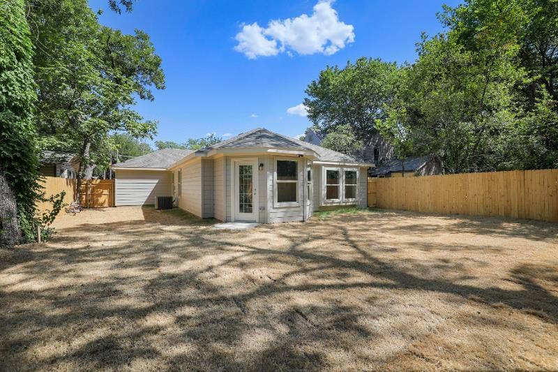 4 BR in Dallas