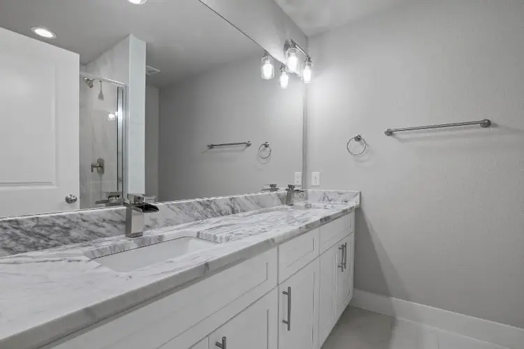 4 BR in Dallas