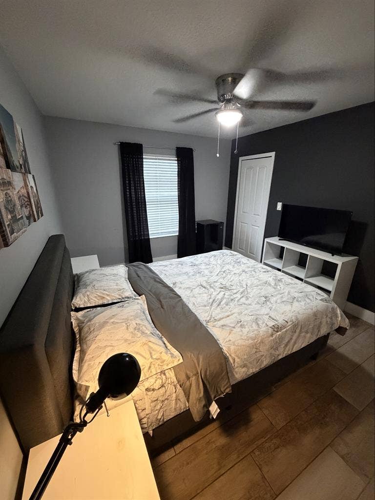 Rent a room in metro west