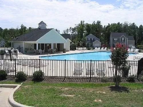 5 BR in Morrisville