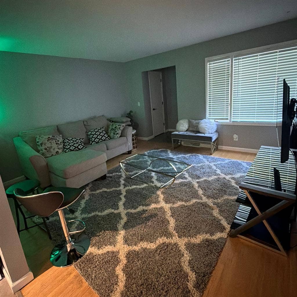 Room for rent in NE Minneapolis