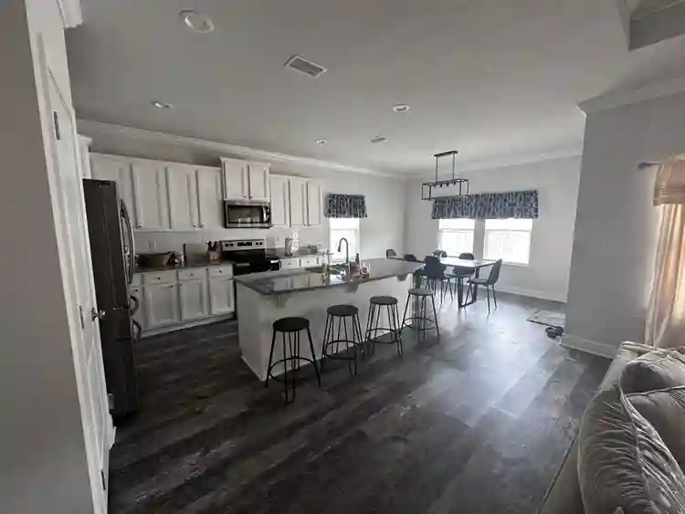 Furnished room - 10 min. From 30A