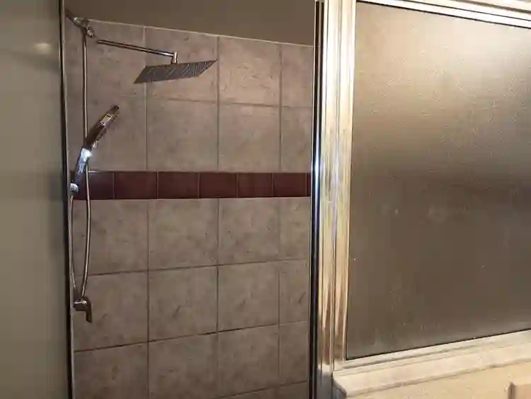 Spacious 1 Bedroom in Townhouse
