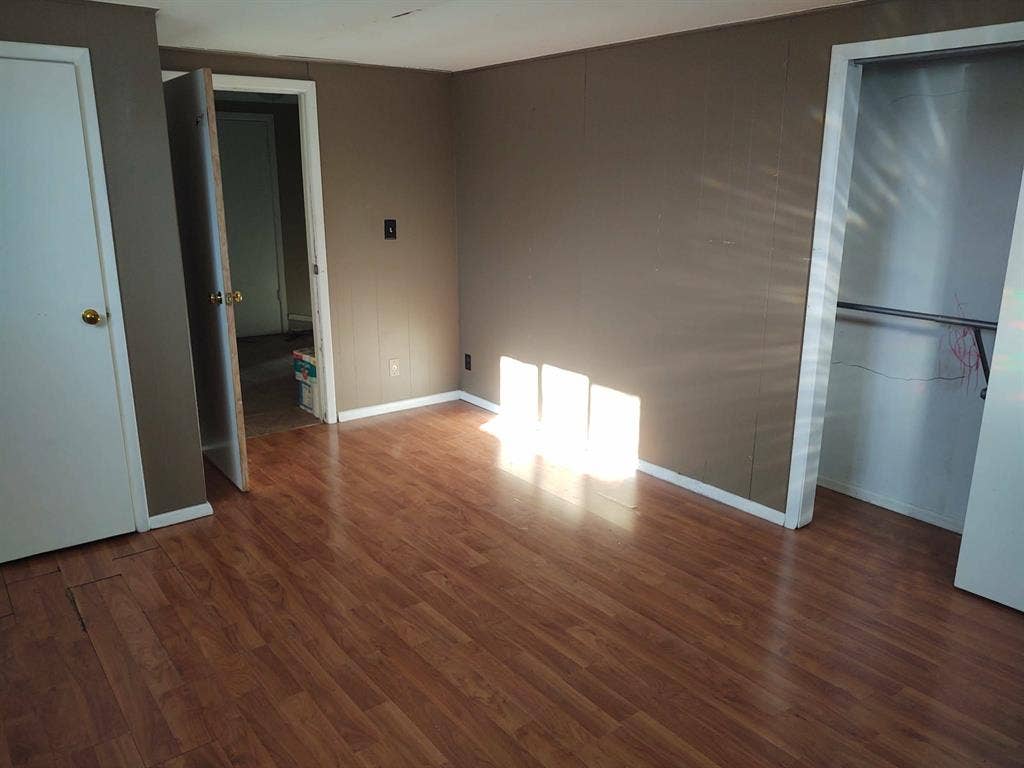 Huge bedroom in basement share