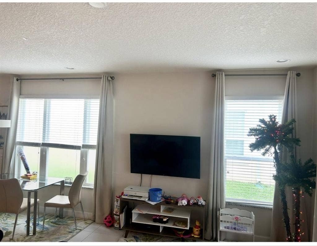 Seeking a roommate for 1 bed/1 bath