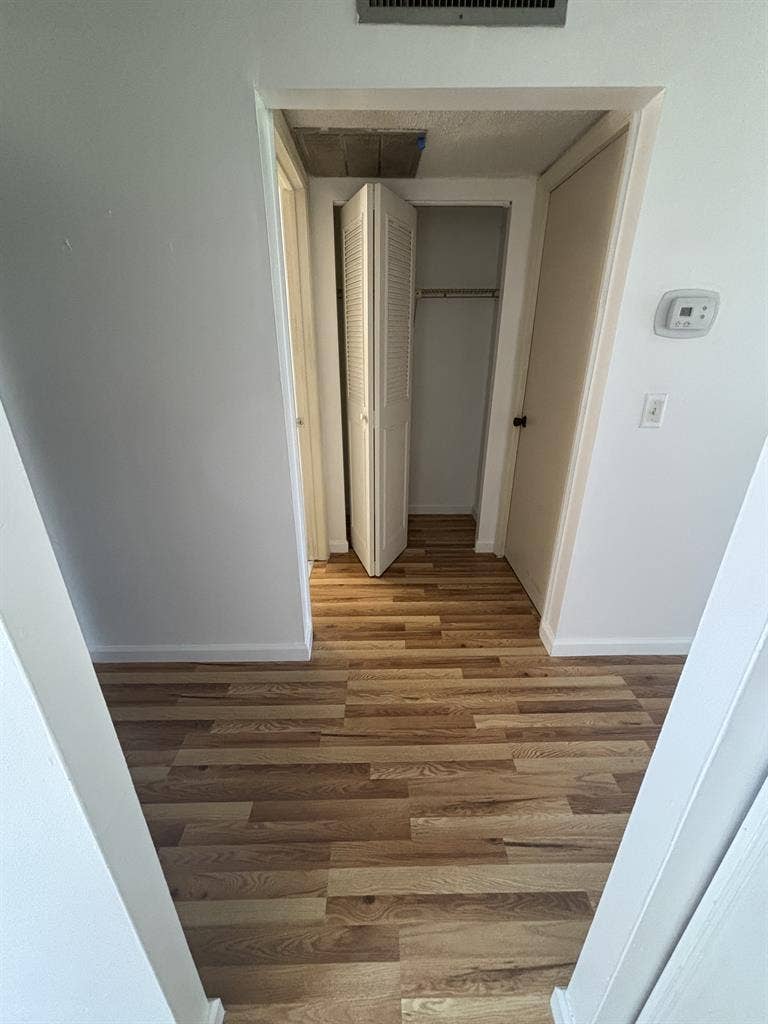 Snowbirds furnished or 1 year lease