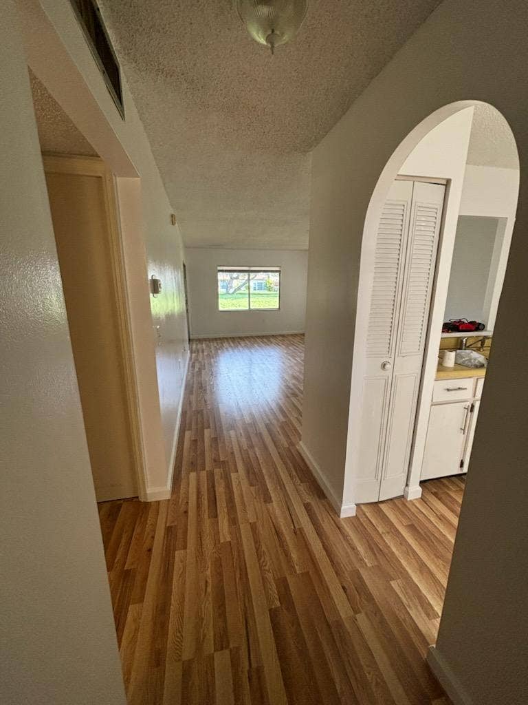 Snowbirds furnished or 1 year lease