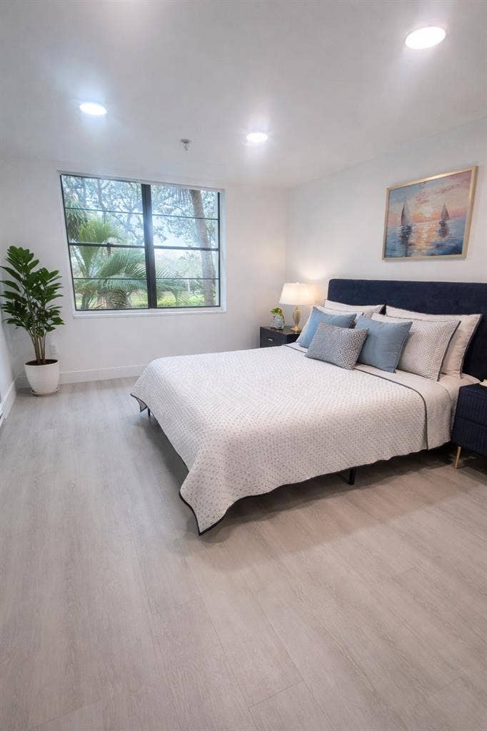 Habitación amoblada y baño privado