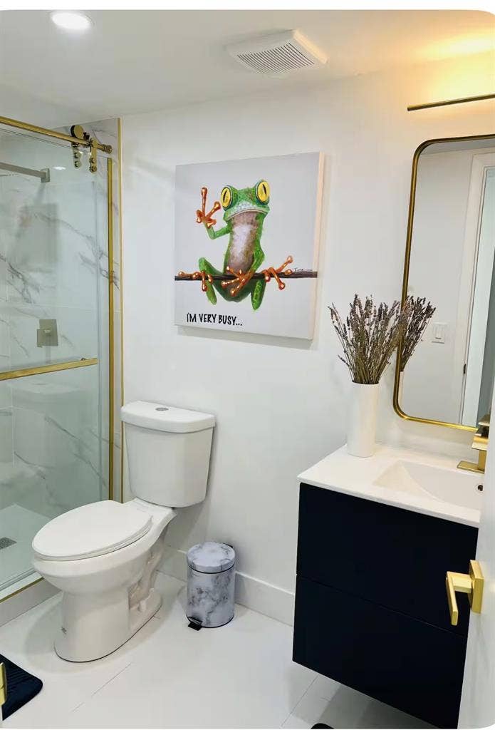 Habitación amoblada y baño privado