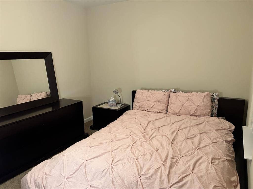 FURNISHED ROOM FOR RENT - 800