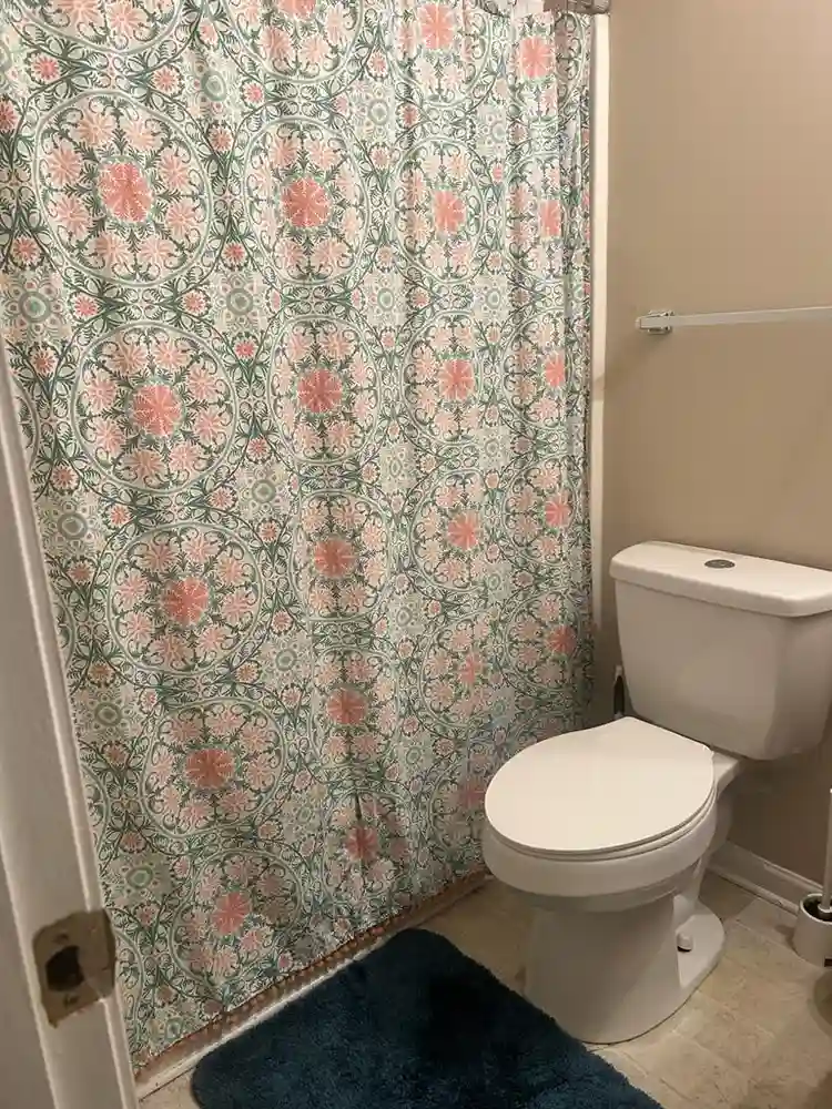 FURNISHED ROOM FOR RENT - 800