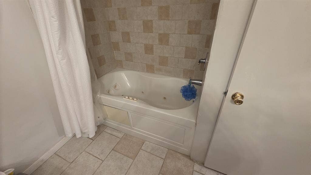 Room for rent in West Hollywood, Ca