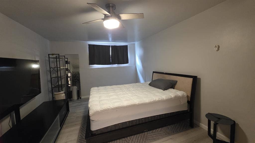 Room for rent in West Hollywood, Ca
