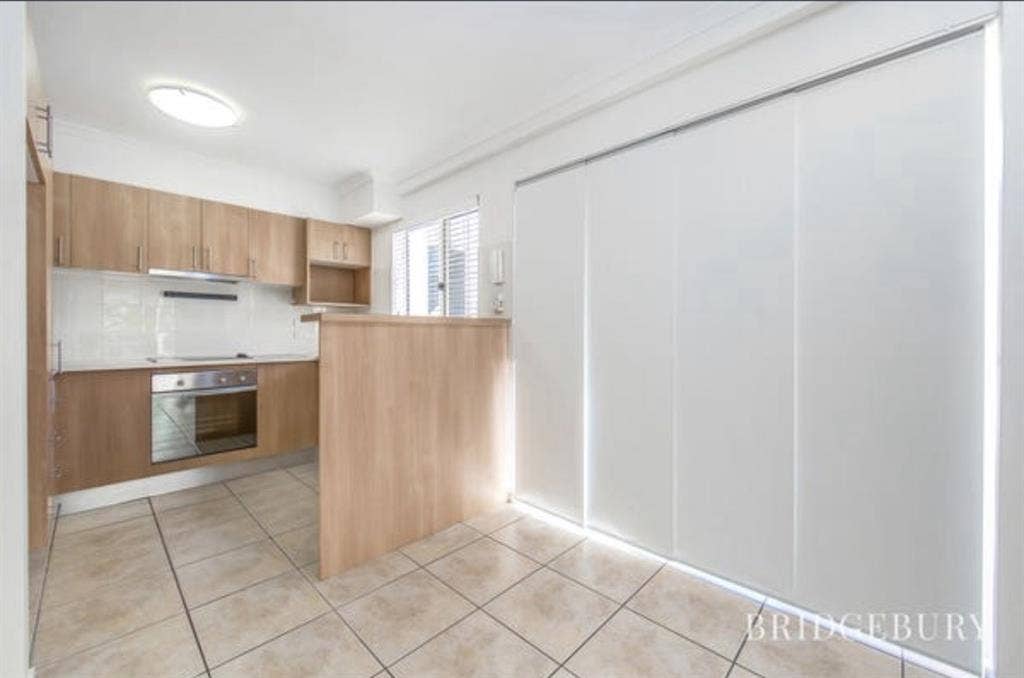 Looking for a roommate