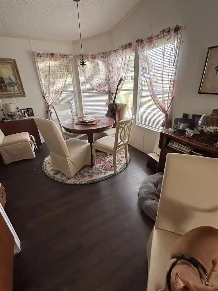 Room for single woman