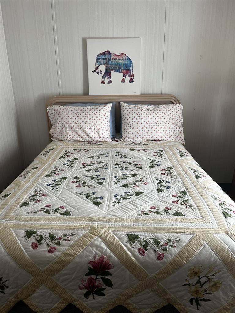 Room for single woman