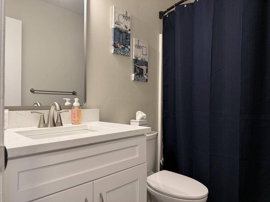 2BD/1BA Near Caromont for $1095+!