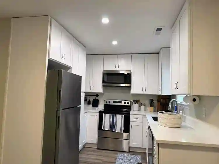2BD/1BA Near Caromont for $1095+!