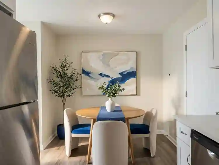 2BD/1BA Near Caromont for $1095+!