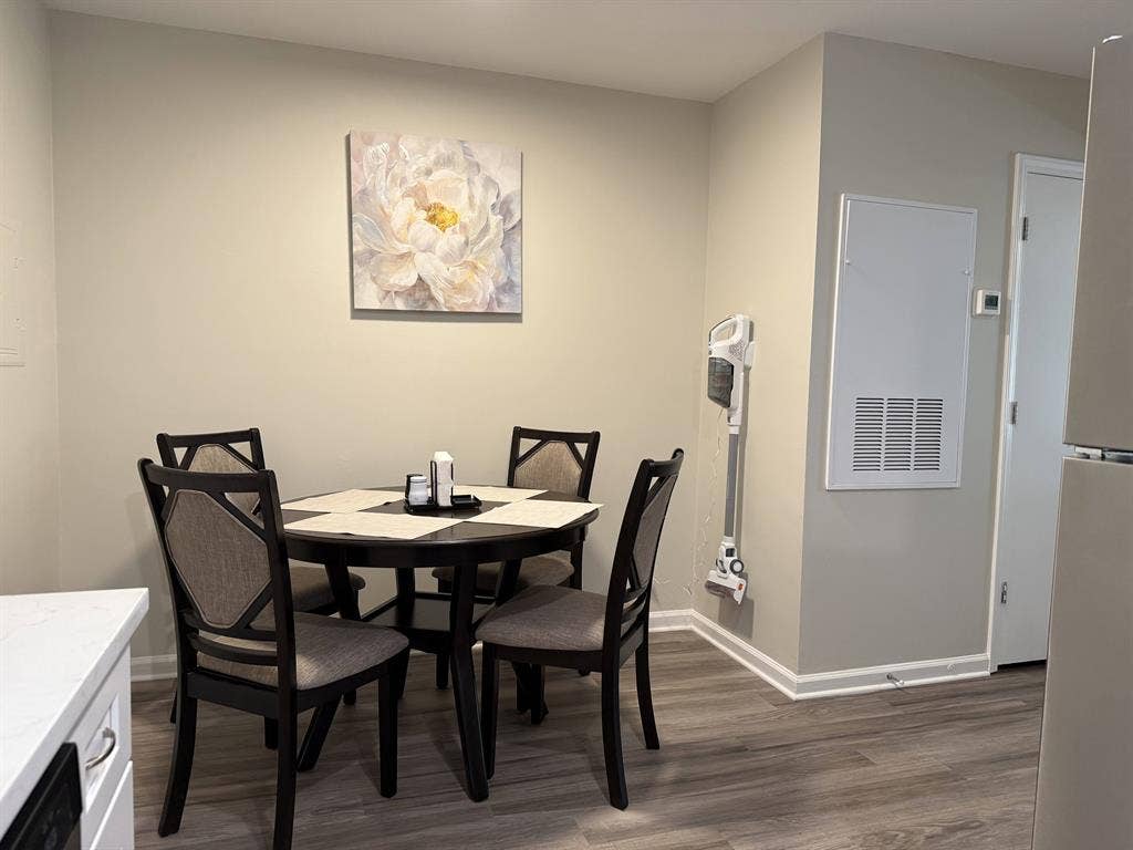 2BD/1BA Near Caromont for $1095+!