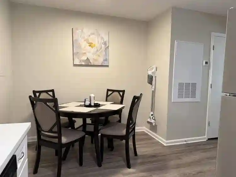 2BD/1BA Near Caromont for $1095+!
