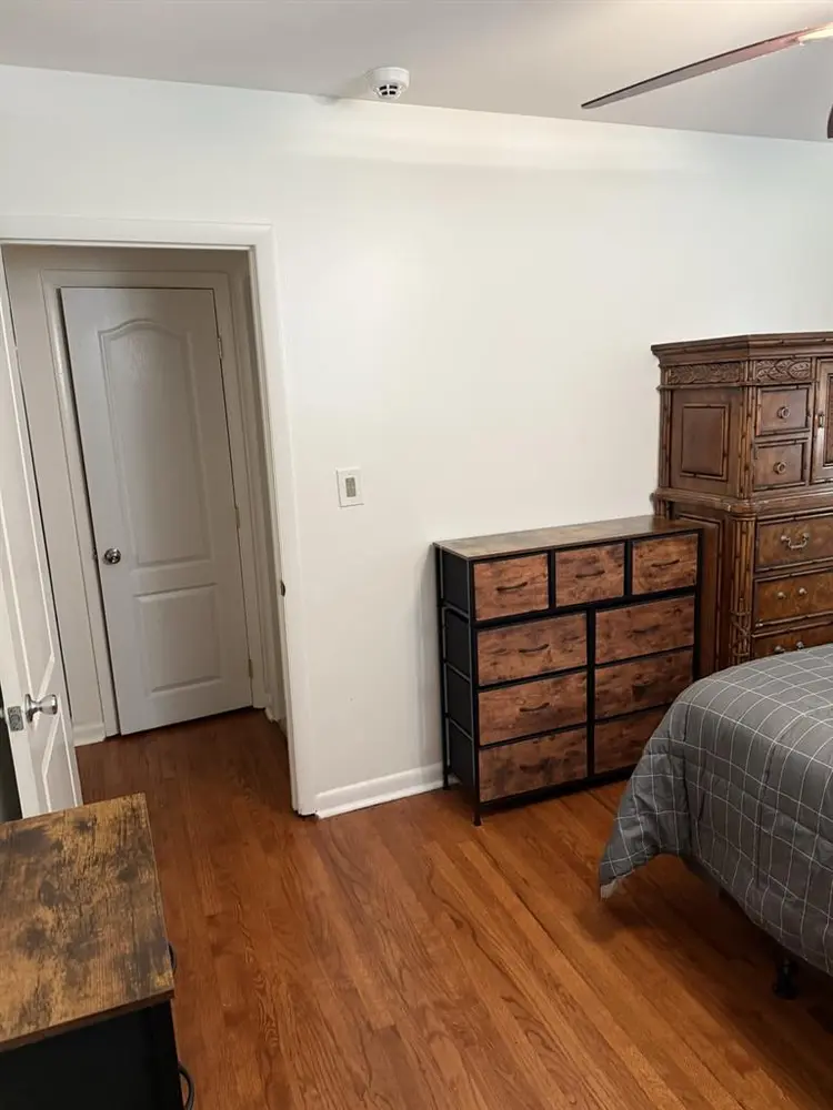 Room for one inParkville $800